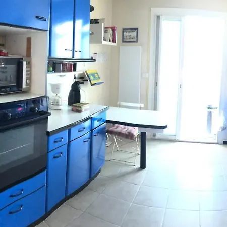 Chez Moi Chez Vous *